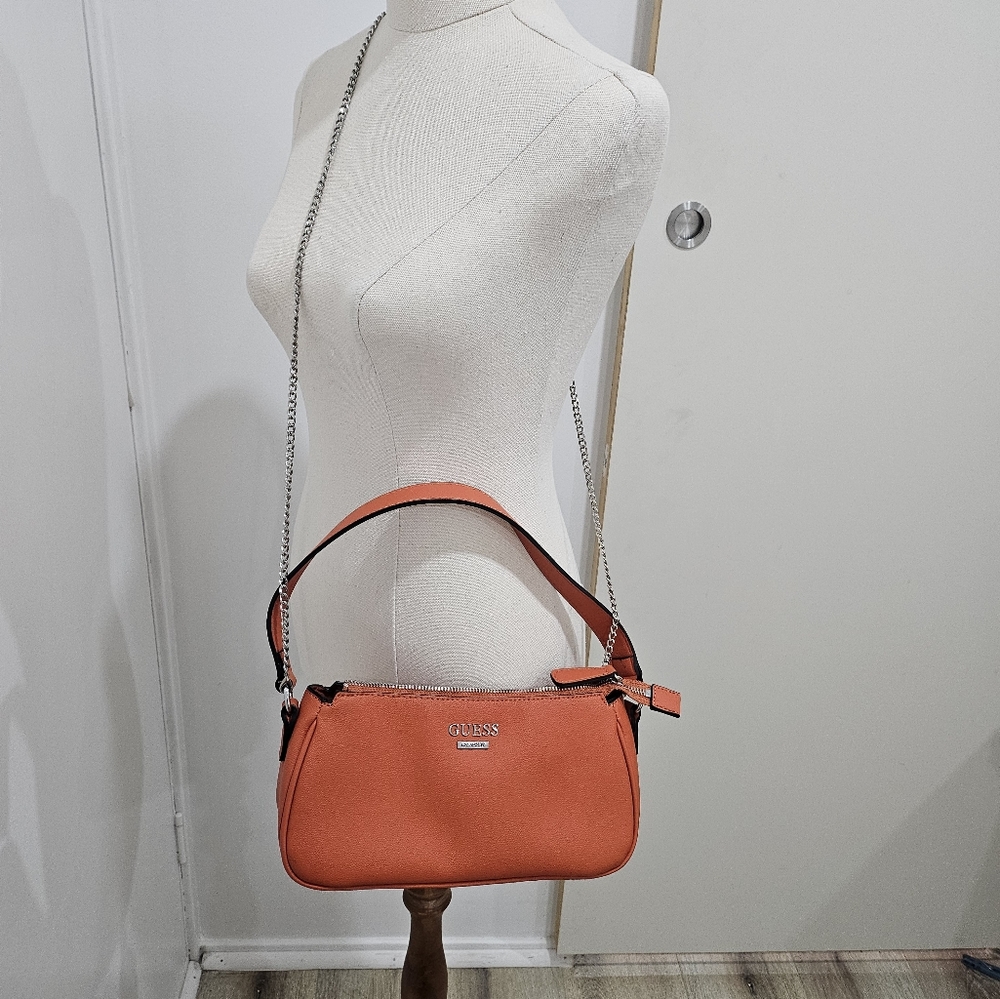 Guess shoulder bag with cross body chain - Picture 9 of 9